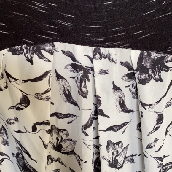 Cute Jolt Top size EXTRA SMALL - Picture 7 of 7